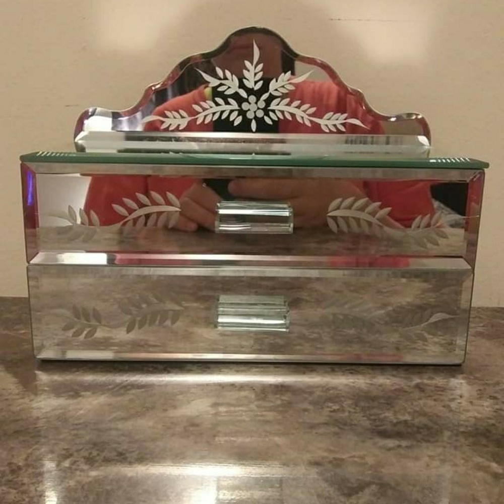 Jewelery box